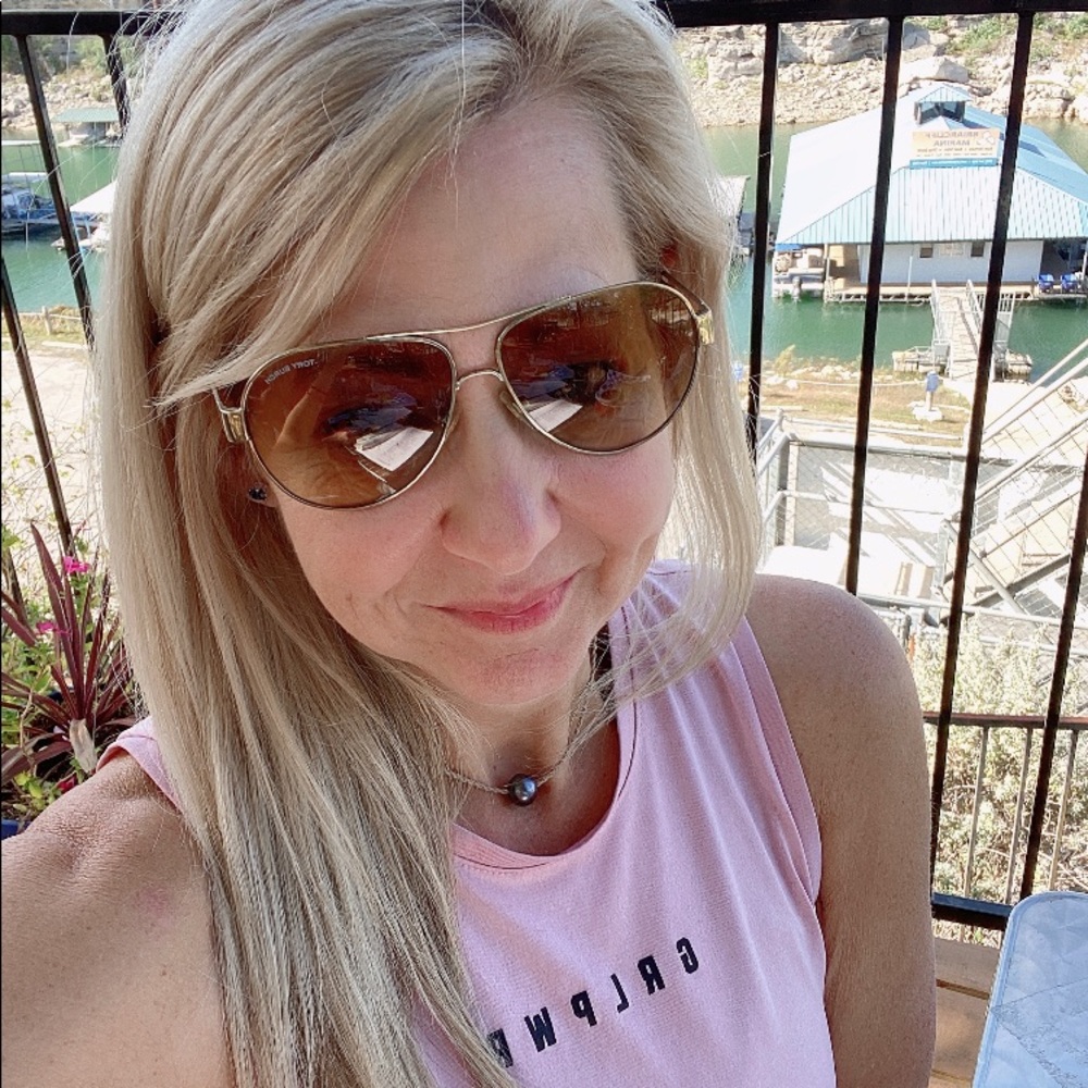 Meet your Posher, Denise